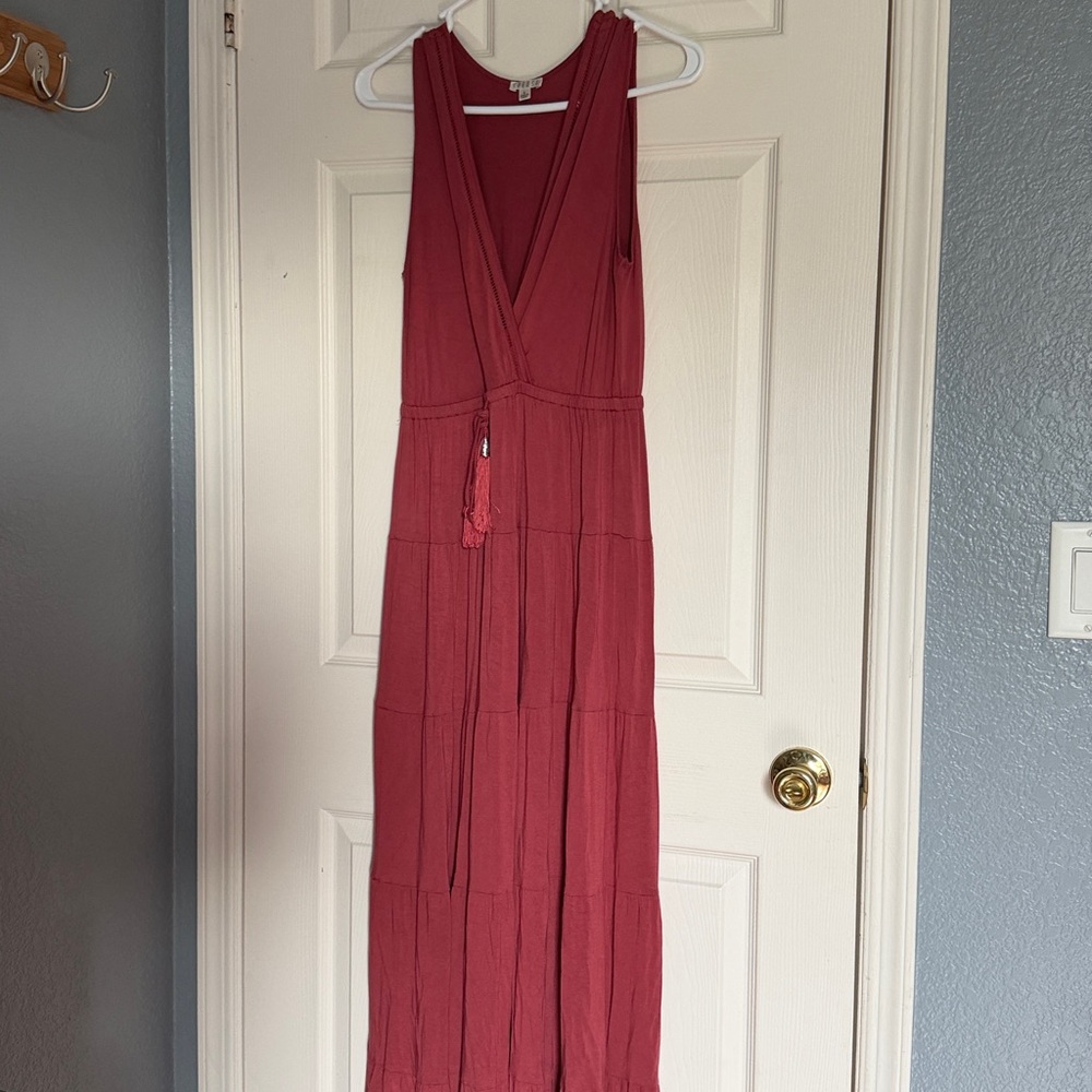 Spense Sleeveless Maxi Dress